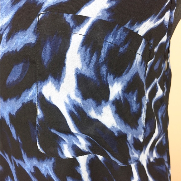 Olivaceous Top Blouse Sleeveless Animal Print - Picture 7 of 8
